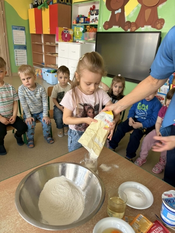 4f9ca406-8f01-41d7-8bac-f7047aaf826a