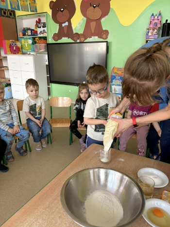 fb802504-59f9-43eb-b6b5-3868f70c3f8d