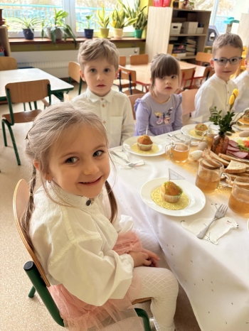 cdbf662e-a157-4c90-a201-9514239fd6b3