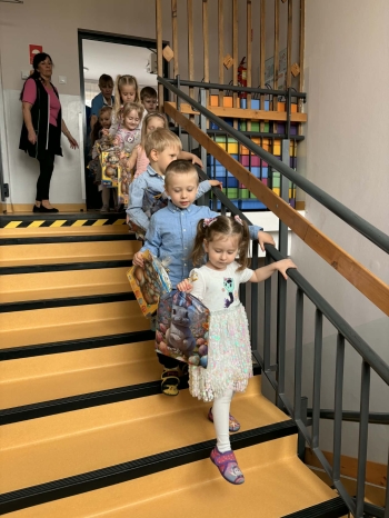 e1187b2d-9476-4dd3-9697-addcca45665f